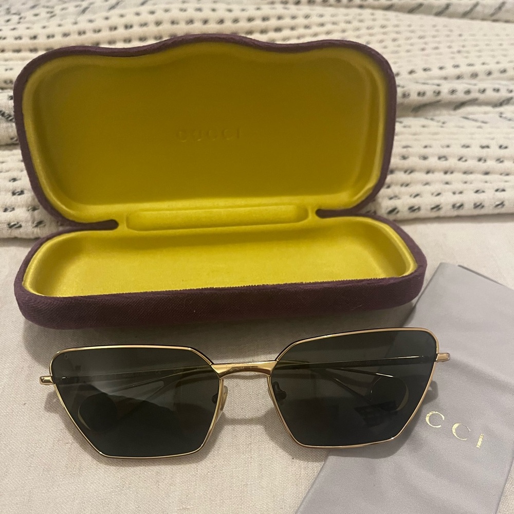 Gucci cat eye sunglasses